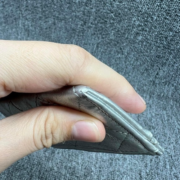 100% Authentic CHANEL Leather Wallet - Picture 2 of 13